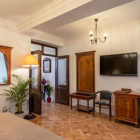 Clucerului Arc De Triomphe Hotel Bukarest Kültér fotó